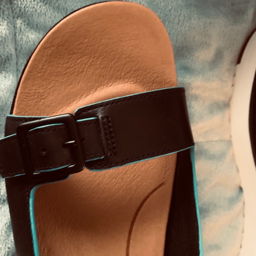 UGG SANDALS - Picture 8 of 8